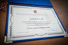 Spisovatel a neuropatolog František Koukolík získal Cenu předsedy RVVI  za popularizaci výzkumu
